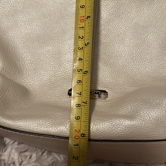 Coach Purse like brand new very immaculately clean - Picture 11 of 13